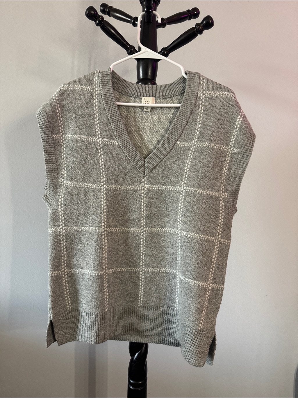 A New Day Gray Windowpane V-Neck Knit Vest